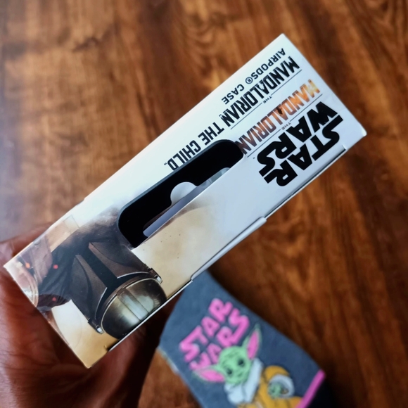 Star Wars Mandalorian Air Pods Case & Sock "Liners" Bundle. - Picture 8 of 9